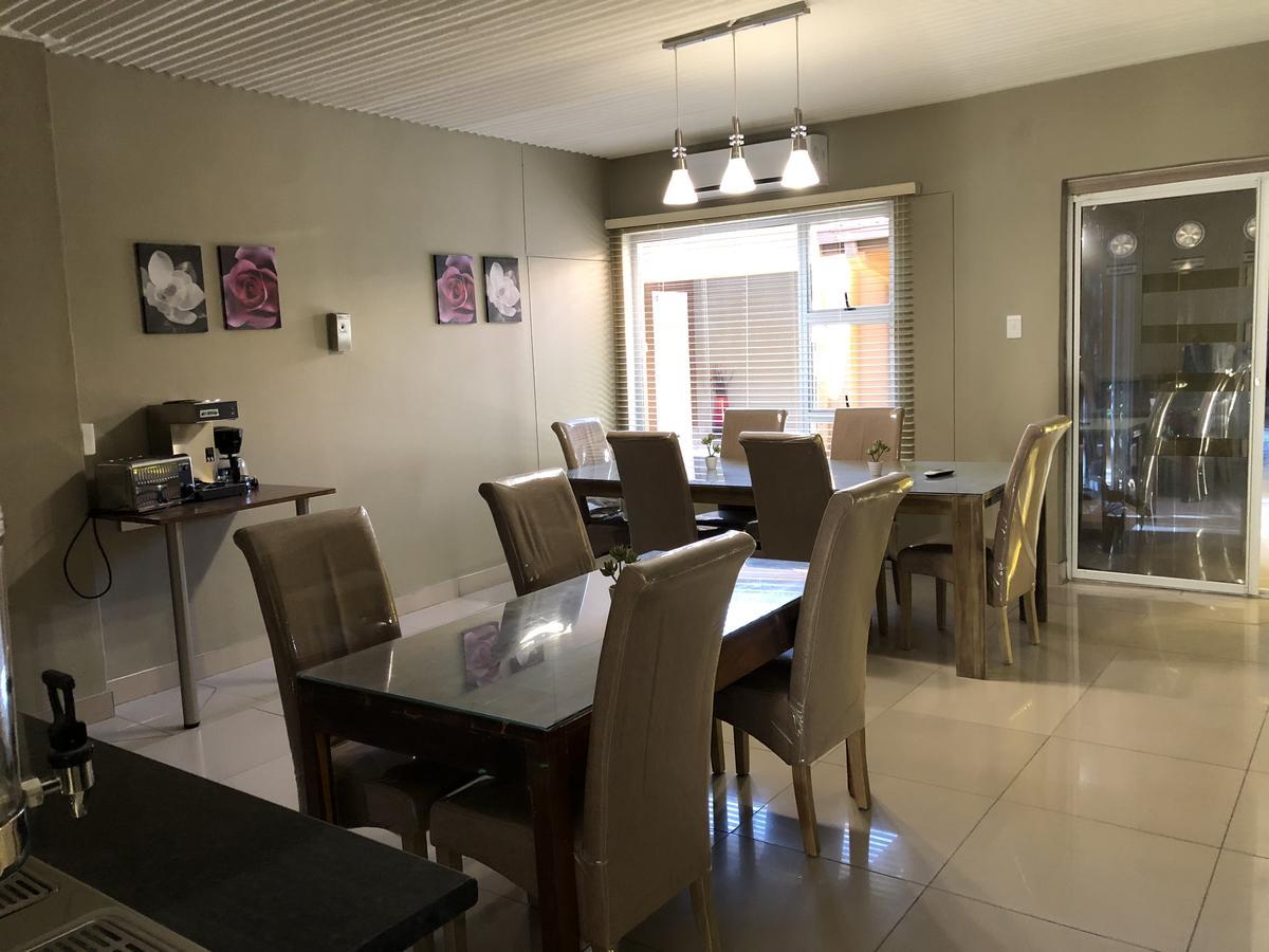 City Lodge Etosha Omuthiya Dış mekan fotoğraf